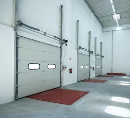 650N/M2 風圧 産業用 セクションドア セクションオーバーヘッド ガレージドア ヨーロッパの標準品質 現代のドア
