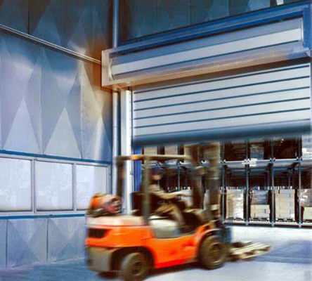 別荘のガレージ アルミニウムは防風およびセンサー操作方法の螺線形のドアを転がす