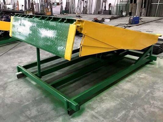 300mm 電動ドックドアのレベラー 超信頼性の高い電源 水力