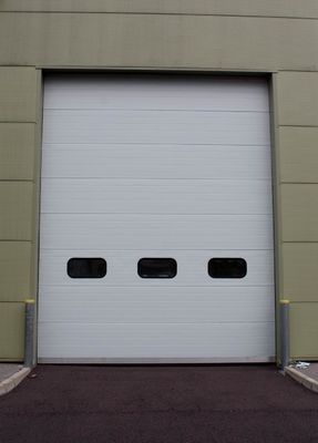 商業用消防署と産業用エレベータードアのためのセクション上のドア
