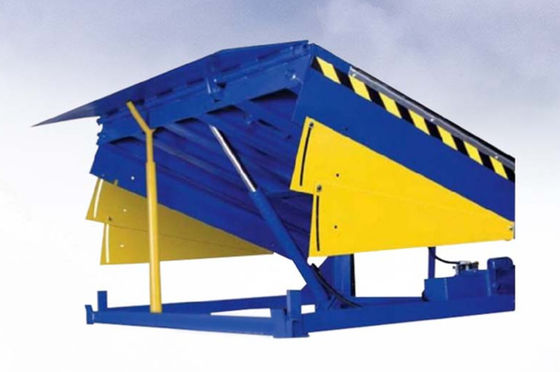 ドアレベルラーワークショップ 自動ドックプレート 25000-40000LBS 安全デザイン 客製化デッキ高さ 調整可能な水力リフトプラットフォーム ドックランプ レベルラー コンテナロードランプ 物流用