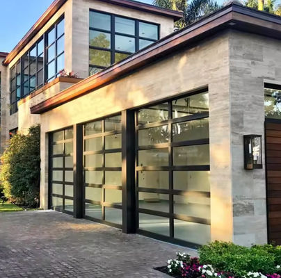 防水性 3 級 透明ガラス 住宅用ガレージドア 住宅のカーブアピールを向上させる