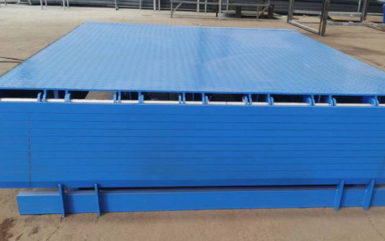 ワークショップ 自動ドックプレート ドックドアレベル 25000-40000LBS 安全デザイン 水力発電源 オーダーメイド
