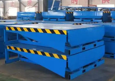 25000-40000LBS 安全なデザイン ドック ドア レベル ワークショップ オートマティック ドック プレート 調整可能な唇の長さ メカニカルデザイン