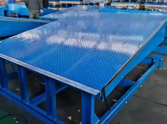 電気ドックドアレベルヤー ワークショップ 自動ドックプレート 25000-40000LBS 安全積載のための安全な設計