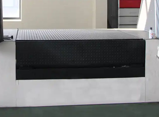 オーダーメイド リップ長さ ドック ドア レベル ワークショップ オートマティック ドックプレート 25000-40000LBS ロードドックのための安全な設計