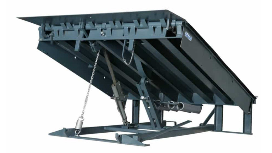 ワークショップ 自動ドックプレート ドックドアレベル 25000-40000LBS 安全デザイン 設定可能なプラットフォームサイズ 安全チェーン