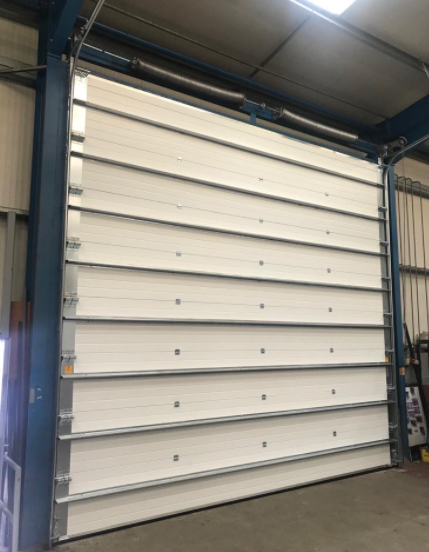 高セキュリティ ロック 消防 駅 自動 形状 緊急 放出 防火 ローリング シャッター ドア 工業 セクション ドア 輸出国